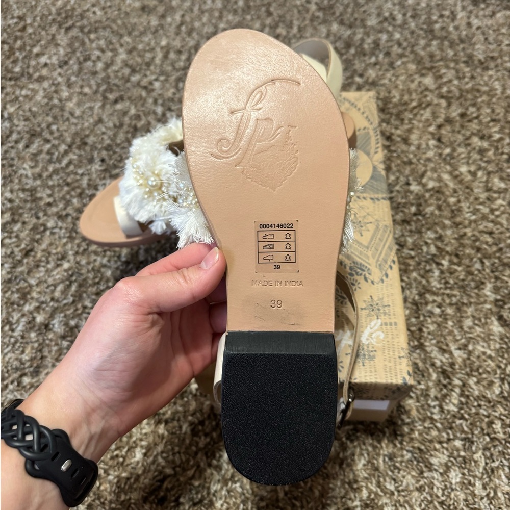 Free People Sun Peaks Embellished Sandals Buckle Closure Ivory EU 39- US 8.5 NEW - Picture 7 of 10